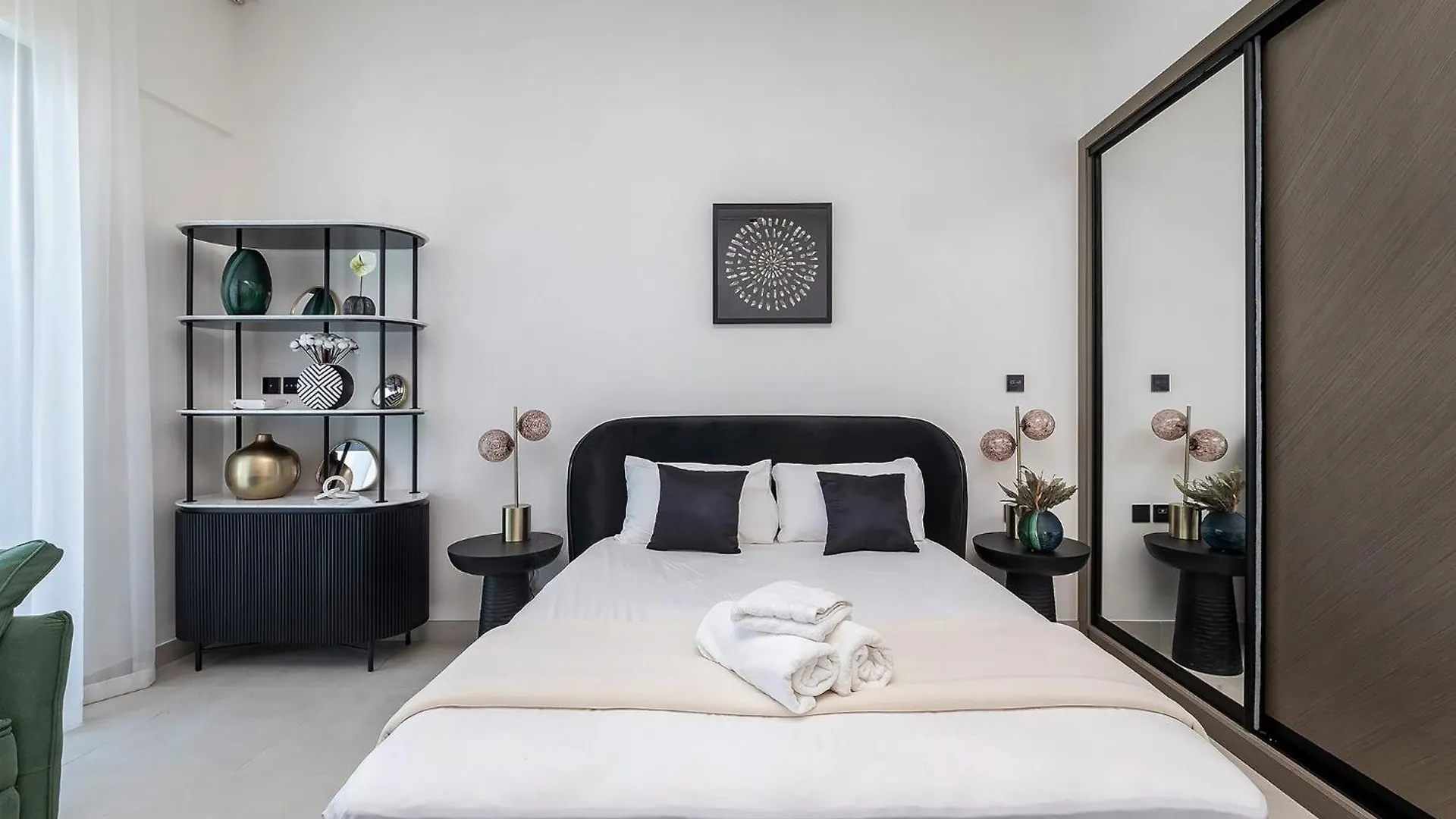Sophisticated Binghatti Canal Dubaj Apartmán
