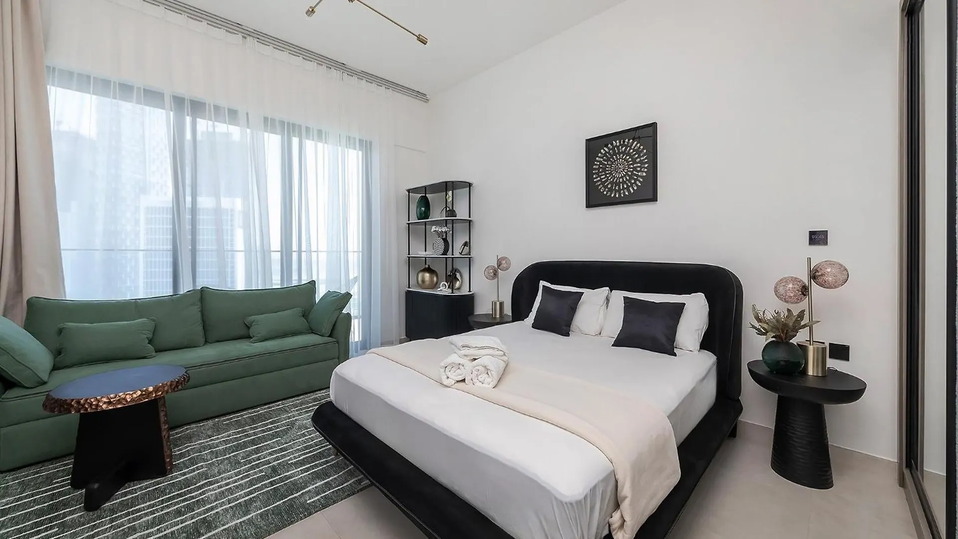 Sophisticated Binghatti Canal Dubaj